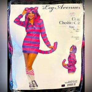 Women’s Cheshire Cat costume.